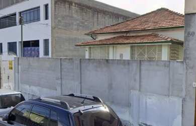 Imagem: O terreno possui 700m² de Área e está localizado em Vila