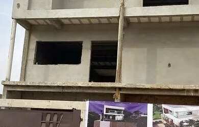 Imagem: A casa possui 4 Dormitórios, 4 Banheiros, 4 Vagas na garagem