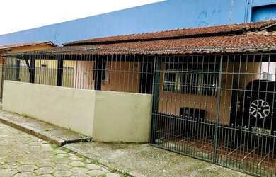 Imagem: A casa possui 2 Dormitórios, 2 Banheiros, 5 Vagas na garagem