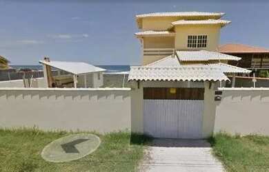 Imagem: A casa possui 3 Dormitórios, 3 Banheiros, 5 Vagas na garagem