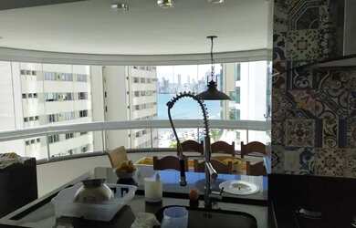 Imagem: O apartamento possui 3 Dormitórios, 3 Banheiros, 2 Vagas na