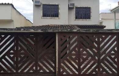 Imagem: A casa possui 5 Dormitórios, 5 Banheiros, 2 Vagas na garagem