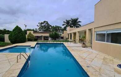 Imagem: A casa em condomínio possui 5 Dormitórios, 5 Banheiros, 5