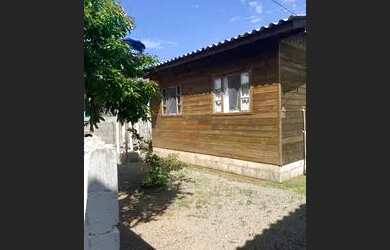 Imagem: A casa possui 1 Dormitório e 1 Banheiro e está localizado