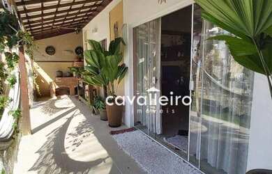 Imagem: A casa em condomínio possui 3 Dormitórios, 4 Banheiros, 340m²