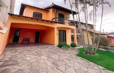 Imagem: A casa em condomínio possui 4 Dormitórios, 3 Banheiros, 2