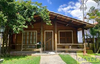 Imagem: A casa em condomínio possui 3 Dormitórios, 3 Banheiros, 4