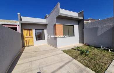 Imagem: A casa em condomínio possui 3 Dormitórios, 1 Banheiro, 2 Vagas