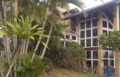 Imagem 3: Casa com grande jardim na Praia do Rosa