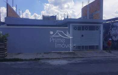 Imagem: A casa possui 3 Dormitórios, 3 Banheiros, 2 Vagas na garagem