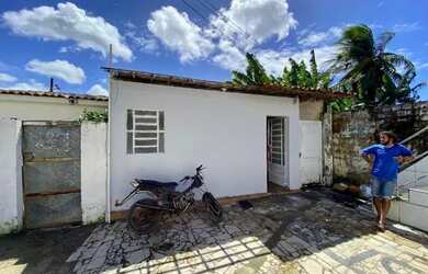 Imagem: A casa possui 2 Dormitórios, 1 Banheiro, 100m² de Área e