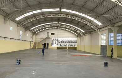 Imagem: O depósito possui 1.210m² de Área e está localizado em