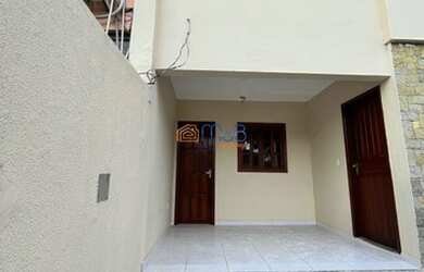 Imagem: A casa possui 4 Dormitórios, 2 Banheiros, 2 Vagas na garagem