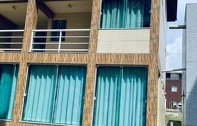 Imagem: A casa em condomínio possui 5 Dormitórios, 5 Banheiros, 3