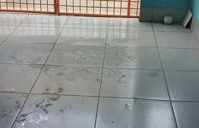 Imagem: A casa possui 2 Dormitórios, 1 Banheiro, 1 Vaga na garagem