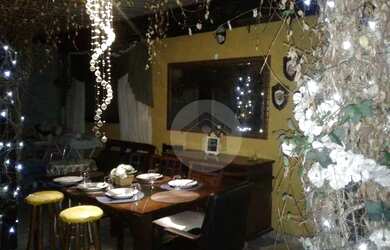 Imagem: O depósito possui 3 Vagas na garagem, 70m² de Área e está