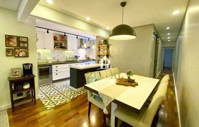 Imagem: A casa possui 3 Dormitórios, 3 Banheiros, 2 Vagas na garagem