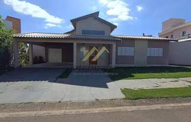 Imagem: A casa em condomínio possui 3 Dormitórios, 2 Banheiros, 2