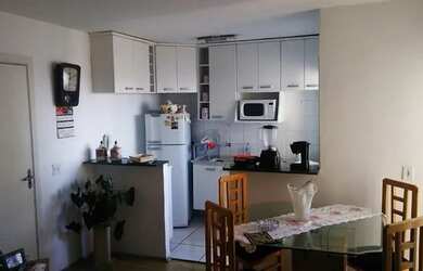 Imagem: O apartamento possui 2 Dormitórios, 1 Banheiro, 1 Vaga na garagem