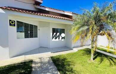 Imagem: A casa possui 3 Dormitórios, 2 Banheiros, 2 Vagas na garagem