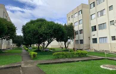 Imagem: O apartamento possui 2 Dormitórios, 1 Banheiro, 1 Vaga na garagem