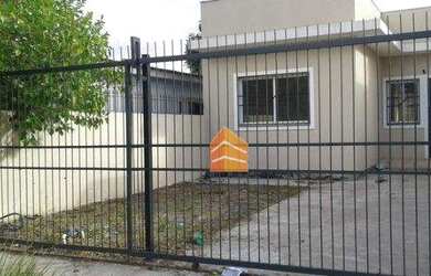 Imagem: A casa possui 2 Dormitórios, 1 Banheiro, 2 Vagas na garagem