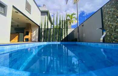 Imagem: A casa em condomínio possui 3 Dormitórios, 3 Banheiros, 2