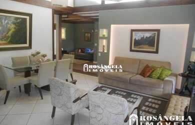 Imagem: A casa em condomínio possui 4 Dormitórios, 2 Banheiros, 2