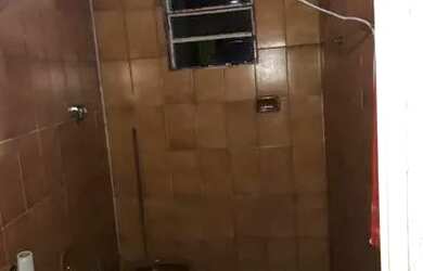 Imagem: A casa possui 3 Dormitórios, 1 Banheiro, 4 Vagas na garagem