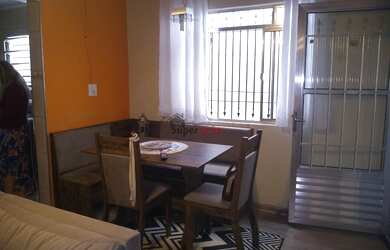 Imagem: A casa possui 3 Dormitórios, 2 Banheiros, 1 Vaga na garagem