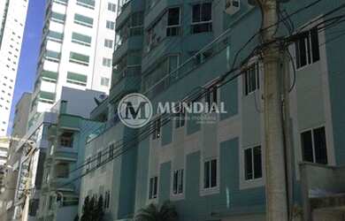 Imagem: O apartamento possui 3 Dormitórios, 1 Banheiro, 2 Vagas na