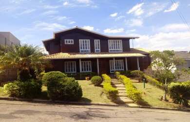 Imagem: A casa possui 5 Dormitórios, 5 Banheiros, 3 Vagas na garagem