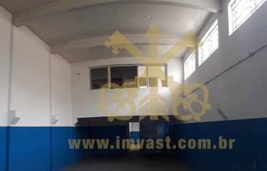 Imagem: O depósito possui 5 Vagas na garagem, 450m² de Área e está