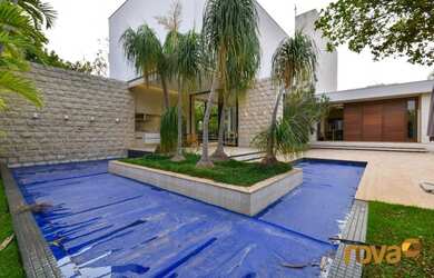 Imagem: A casa em condomínio possui 4 Dormitórios, 5 Banheiros, 4