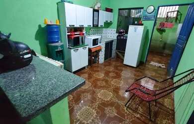 Imagem: A casa à venda possui 2 Dormitórios e 1 Banheiro e está localizado