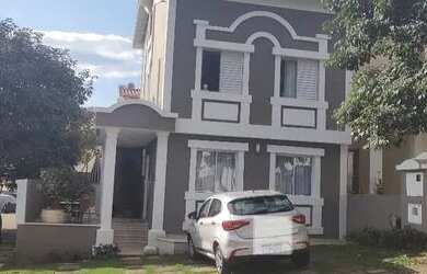 Imagem: A casa em condomínio possui 4 Dormitórios, 3 Banheiros, 2