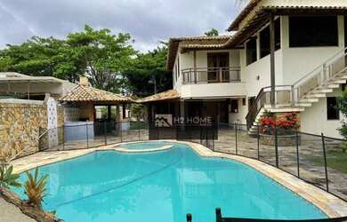 Imagem: A casa em condomínio possui 5 Dormitórios, 4 Banheiros, 4