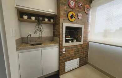 Imagem: O apartamento possui 2 Dormitórios, 2 Banheiros, 2 Vagas na