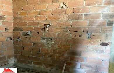 Imagem: A casa à venda possui 3 Dormitórios, 2 Banheiros, 2 Vagas