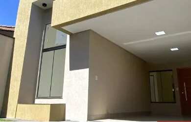 Imagem: A casa possui 3 Dormitórios, 4 Banheiros, 2 Vagas na garagem