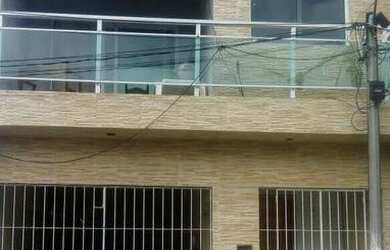 Imagem: A casa possui 3 Dormitórios, 1 Vaga na garagem, 150m² de Área