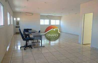 Imagem: O depósito possui 2 Vagas na garagem, 200m² de Área e está