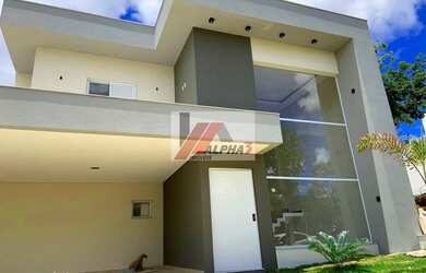 Imagem: A casa em condomínio possui 3 Dormitórios, 4 Banheiros, 4