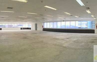 Imagem: O depósito possui 5 Vagas na garagem, 578m² de Área e está