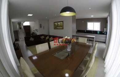 Imagem: A casa em condomínio possui 3 Dormitórios, 4 Banheiros, 4