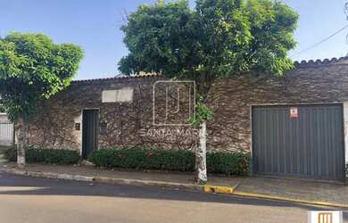 Imagem: O depósito possui 4 Vagas na garagem, 175m² de Área e está