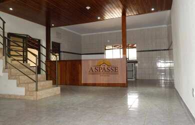 Imagem: A casa possui 3 Dormitórios, 3 Banheiros, 347-0m² de Área