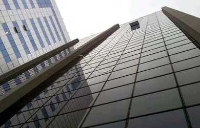 Imagem: O depósito possui 2 Vagas na garagem e 162m² de Área e está