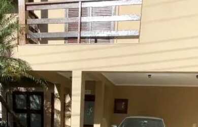 Imagem: A casa em condomínio possui 3 Dormitórios, 3 Banheiros, 150m²