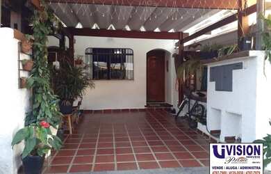 Imagem: A casa em condomínio possui 2 Dormitórios, 2 Banheiros, 112m²